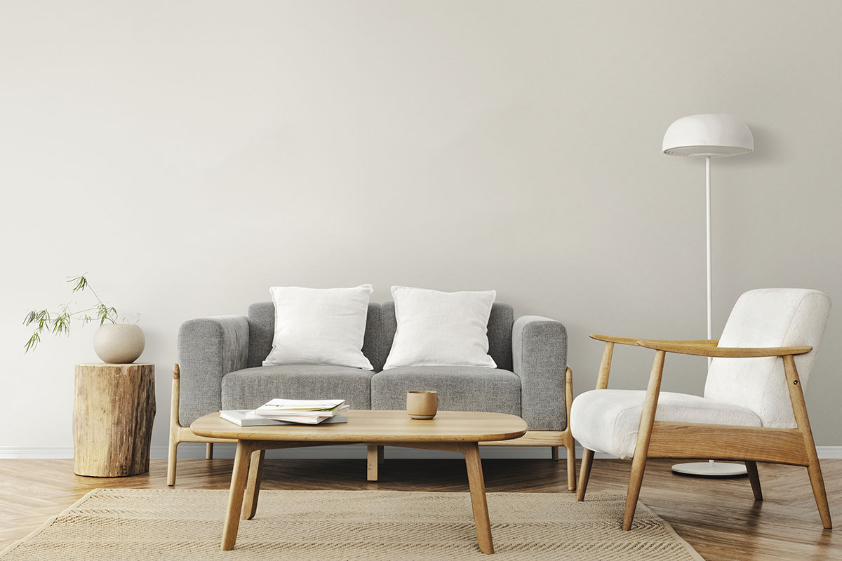 Gemütliche Praxis mit Couch und Sessel